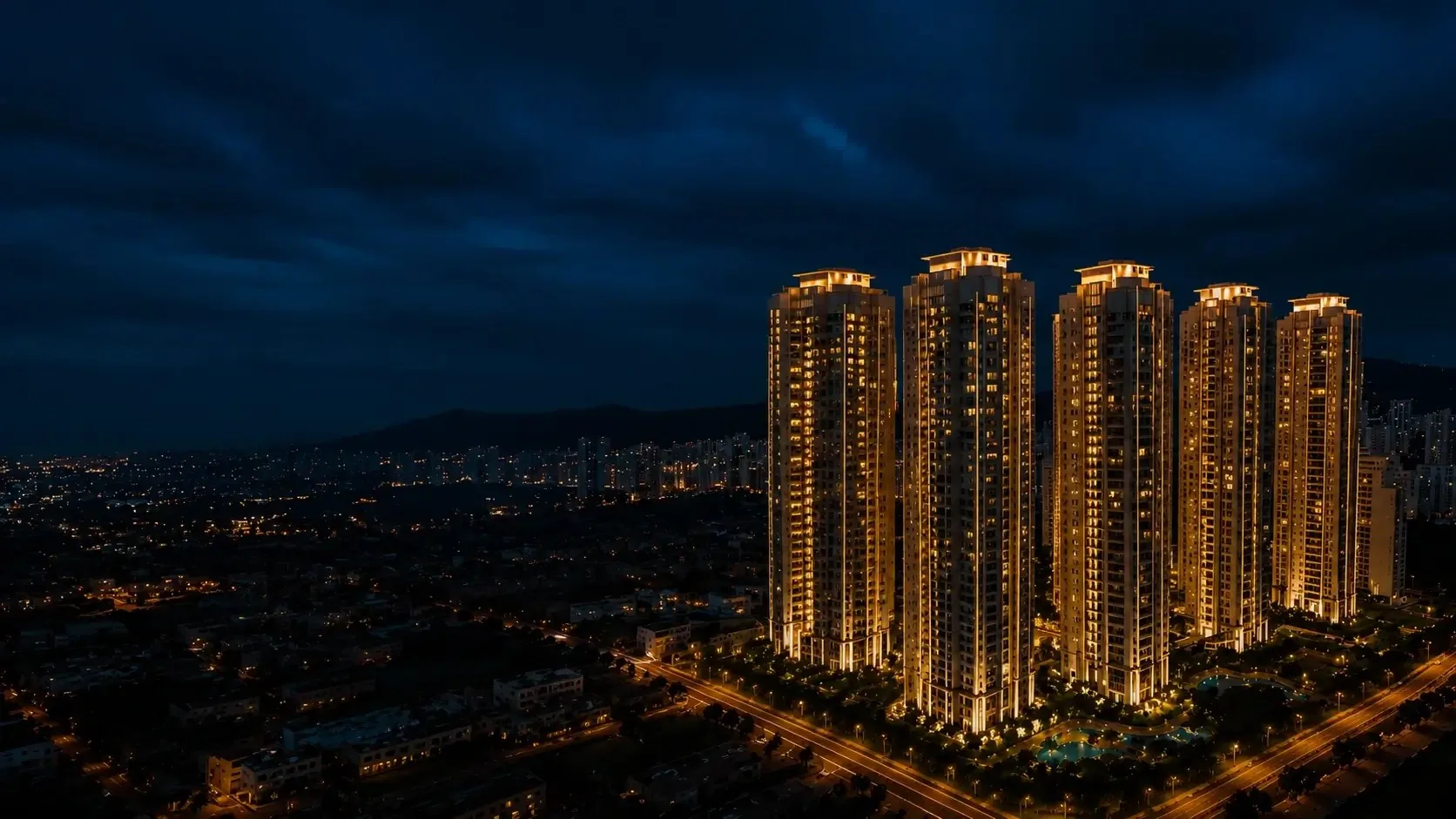 Skyline de Alphaville ao entardecer com torres residenciais de alto padrão